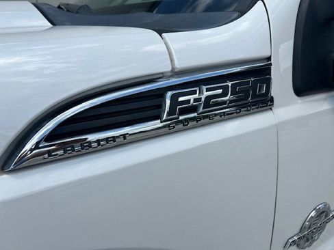 Used 2016 Ford F250 Platinum w/ FX4 Off-Road Package AWD/4WD image 8