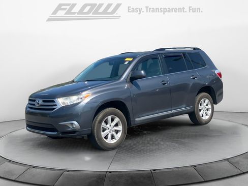 Used 2013 Toyota Highlander Plus FWD image 4