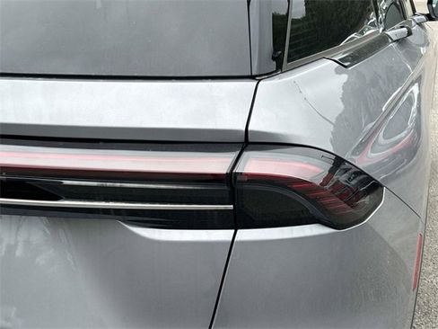 New 2025 Lincoln Nautilus Premier w/ Equipment Group 102A image 10