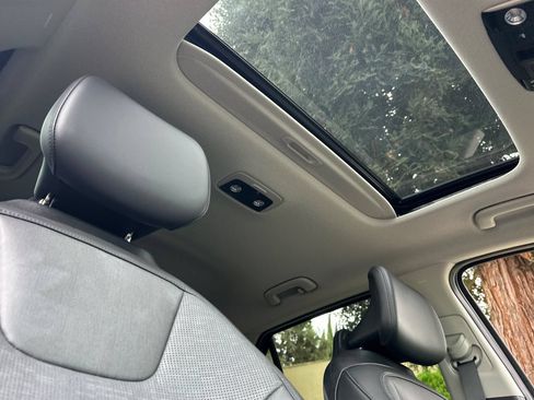 Certified 2024 Kia Niro SX Touring FWD image 14