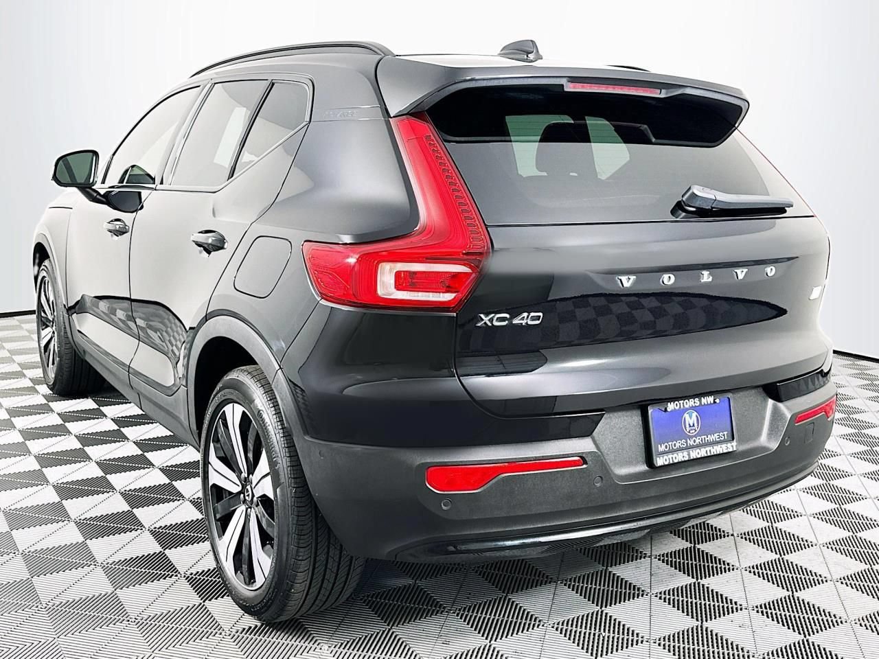 Used 2023 Volvo XC40 Recharge Plus AWD/4WD image 9