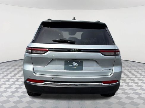 Used 2023 Jeep Grand Cherokee Laredo RWD image 6
