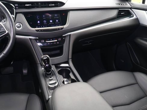 Certified 2023 Cadillac XT5 Premium Luxury FWD image 17