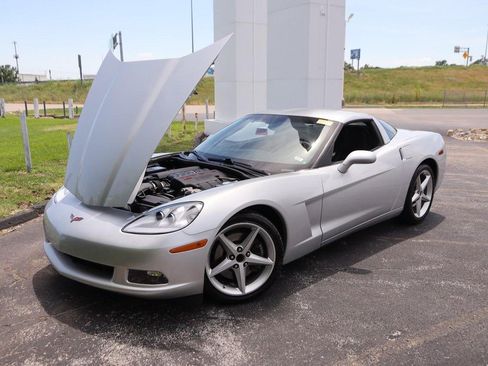 Used 2011 Chevrolet Corvette Coupe w/ 1LT RWD image 27