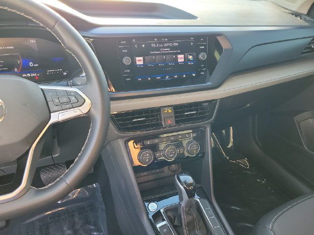 Certified 2024 Volkswagen Taos SE w/ Panoramic Sunroof Package FWD image 23