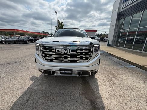 Used 2022 GMC Sierra 1500 Denali w/ Denali Reserve Package AWD/4WD image 6