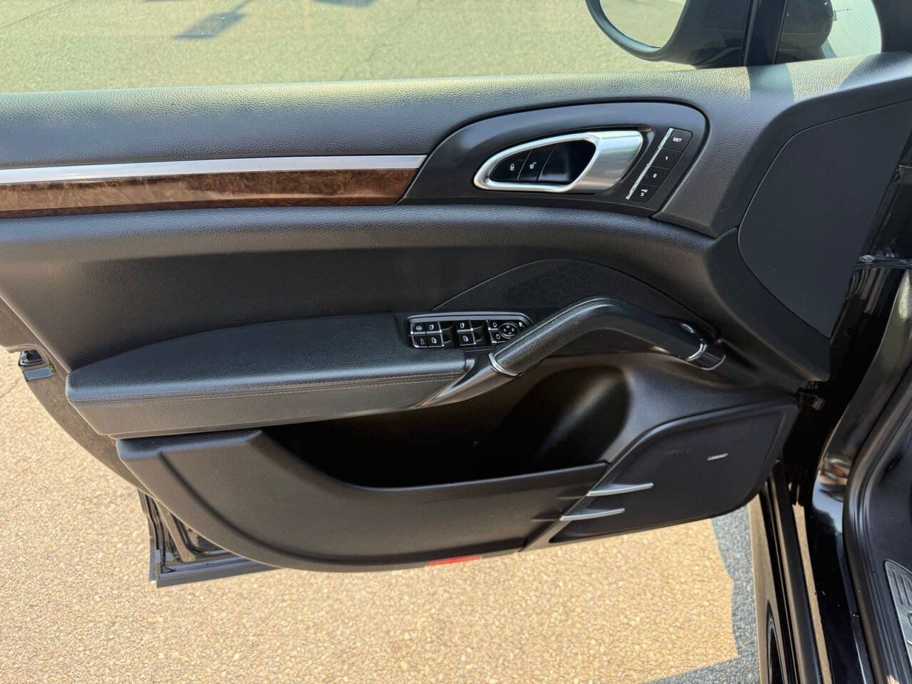 Used 2013 Porsche Cayenne GTS AWD/4WD image 21