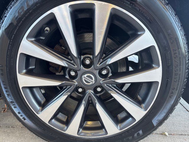 Used 2016 Nissan Altima 2.5 SV w/ Convenience Package FWD image 5