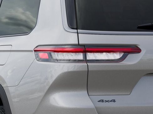 New 2026 Jeep Grand Cherokee L 4WD image 9