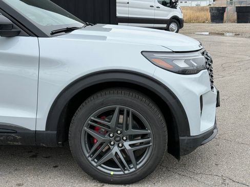 New 2026 Ford Explorer ST w/ Sun And Sound Package image 5