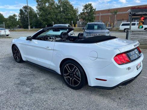 Used 2020 Ford Mustang Premium image 11