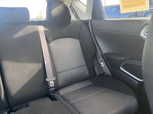 Used 2025 Kia Soul LX w/ LX Technology Package FWD image 35