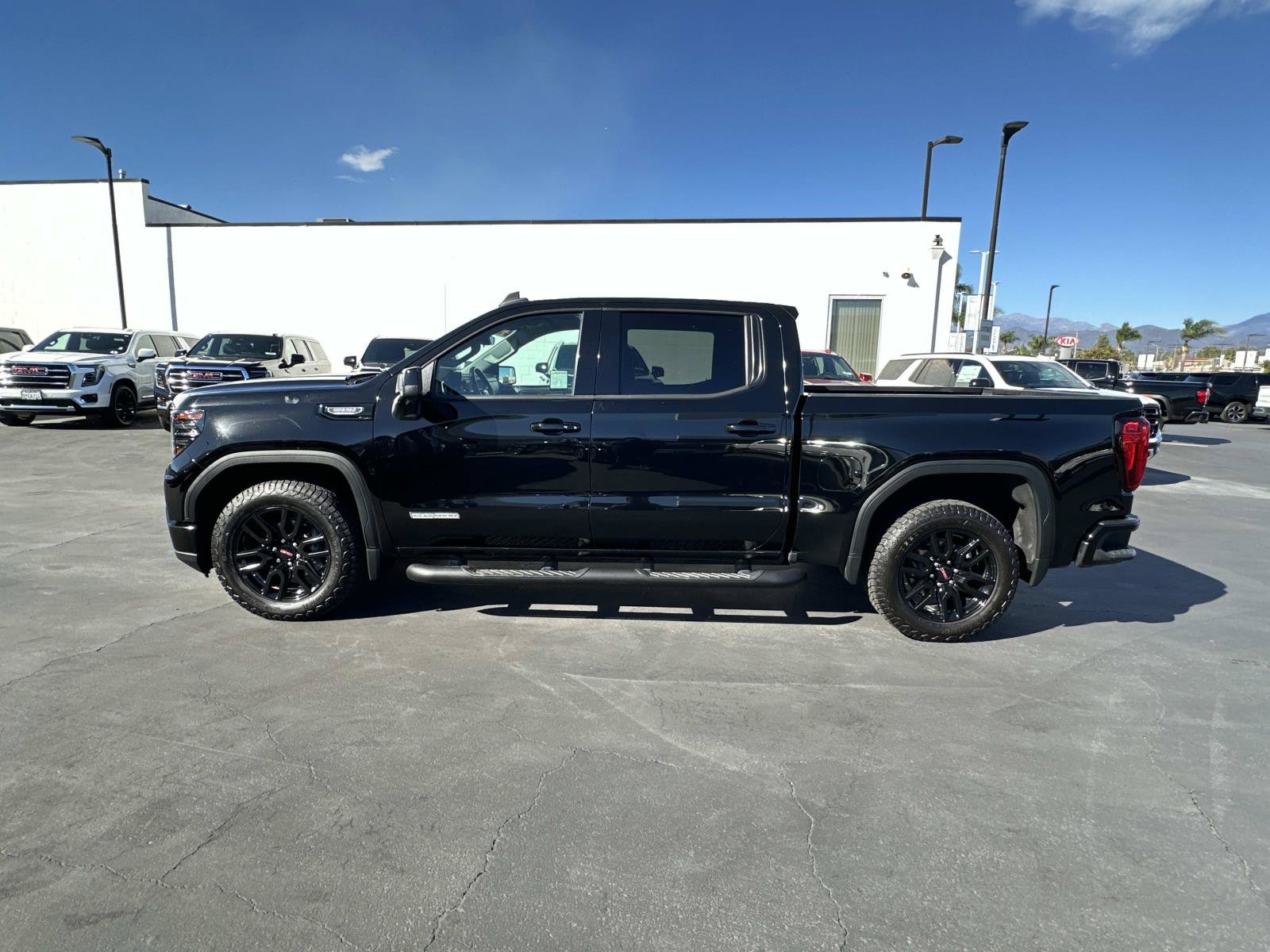 Used 2023 GMC Sierra 1500 Elevation w/ Preferred Package RWD image 8
