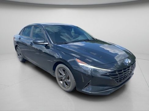 Used 2022 Hyundai Elantra SEL FWD image 5