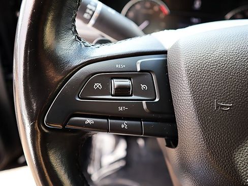 Used 2019 Cadillac XT4 Premium Luxury FWD image 25