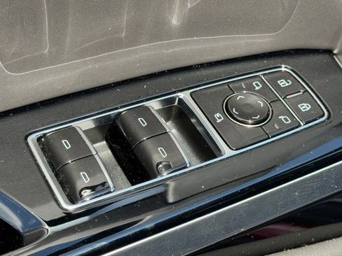 Used 2025 Cadillac Escalade V image 19