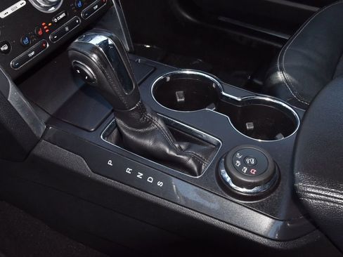 Used 2019 Ford Explorer Limited w/ Class III Trailer Tow Package image 30