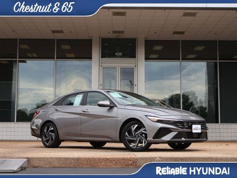 Certified 2024 Hyundai Elantra Limited FWD image 2