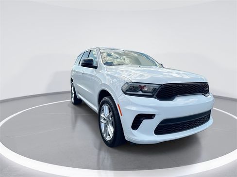 Used 2024 Dodge Durango GT image 2