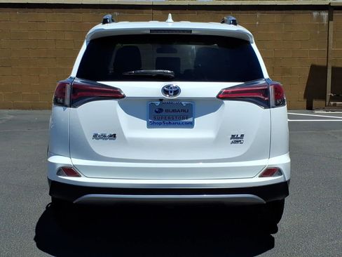 Used 2018 Toyota RAV4 XLE AWD/4WD image 6