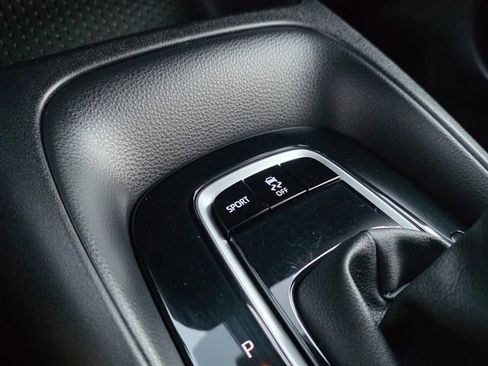 Used 2022 Toyota Corolla SE image 19