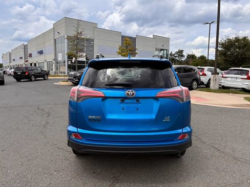 Used 2017 Toyota RAV4 LE w/ Carpet Mat Package AWD/4WD image 5