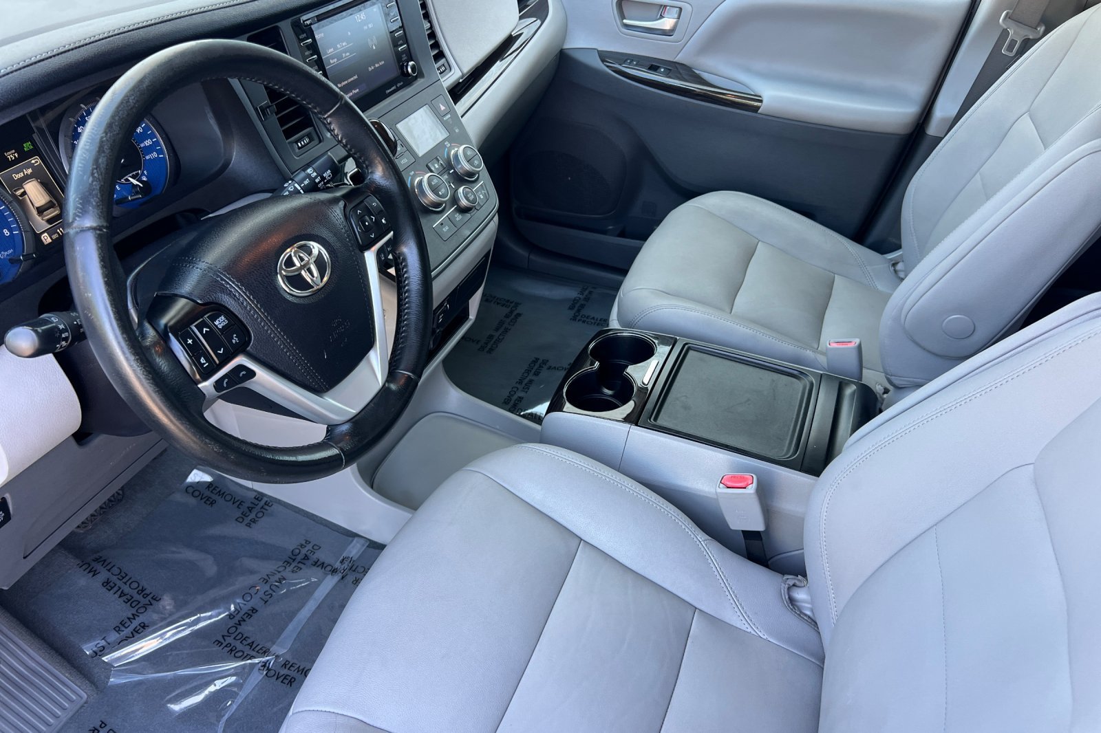 Used 2020 Toyota Sienna XLE FWD image 10