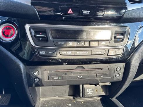 Used 2018 Honda Pilot Elite image 15