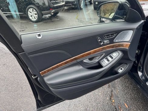 Used 2015 Mercedes-Benz S 550 4MATIC Sedan image 9