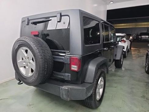 Used 2018 Jeep Wrangler Unlimited Sport S AWD/4WD image 4