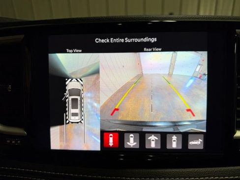 Used 2023 Chrysler Pacifica Touring-L FWD image 44