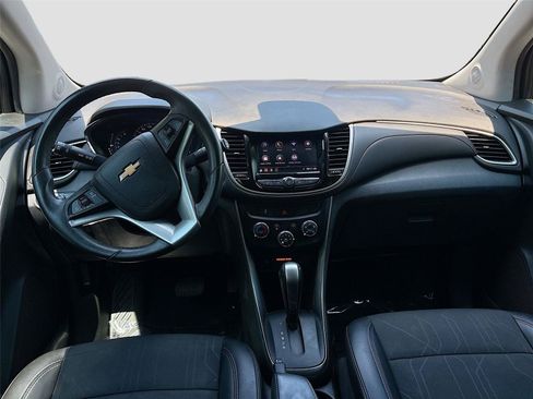 Used 2020 Chevrolet Trax LT w/ LT Convenience Package FWD image 25