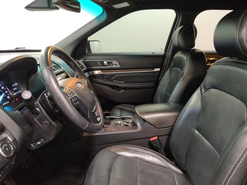 Used 2017 Ford Explorer Limited w/ Equipment Group 301A AWD/4WD image 17
