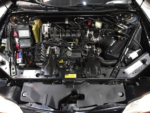 Used 2001 Chevrolet Monte Carlo SS w/ Preferred Equipment Group FWD image 33
