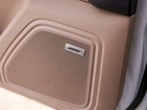 Used 2025 Porsche Macan image 30