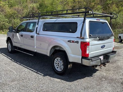 Used 2017 Ford F250 XL w/ STX Appearance Package AWD/4WD image 4