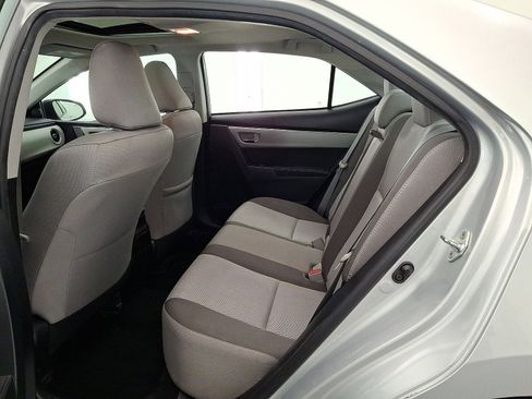 Used 2017 Toyota Corolla LE image 19