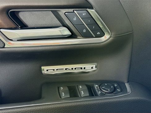 Used 2024 GMC Sierra 1500 Denali w/ Denali Reserve Package image 12
