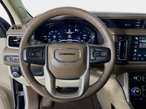 Certified 2023 GMC Yukon XL Denali AWD/4WD image 12