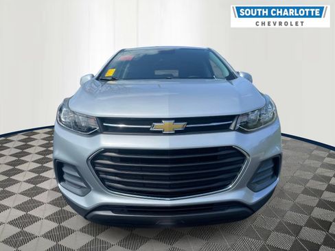 Used 2022 Chevrolet Trax LS w/ Tint and Cruise Package FWD image 2