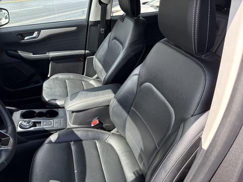 Used 2022 Ford Escape SEL image 12