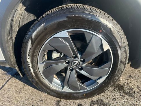 Used 2024 Nissan Rogue SV image 22