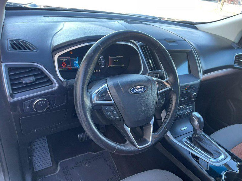 Used 2018 Ford Edge SEL w/ Equipment Group 201A AWD/4WD image 12