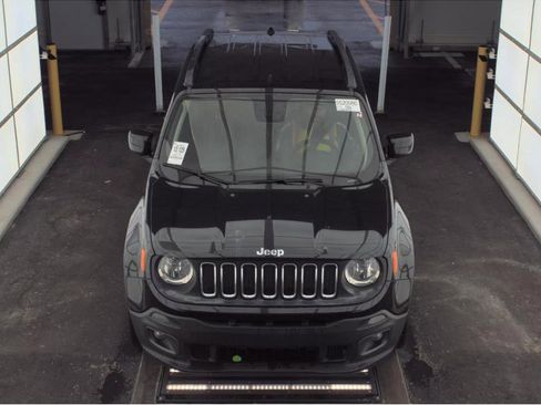 Used 2018 Jeep Renegade Latitude image 31