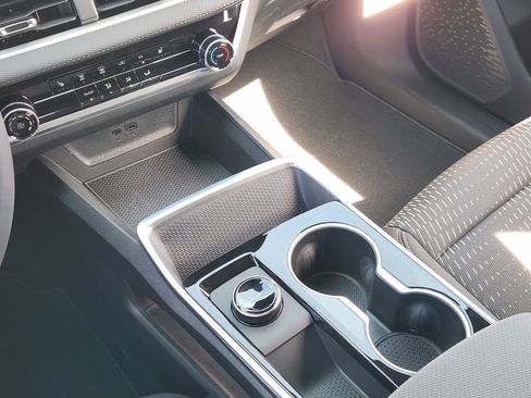 New 2026 Chevrolet Equinox LT w/ Safety and Technology Package FWD image 15