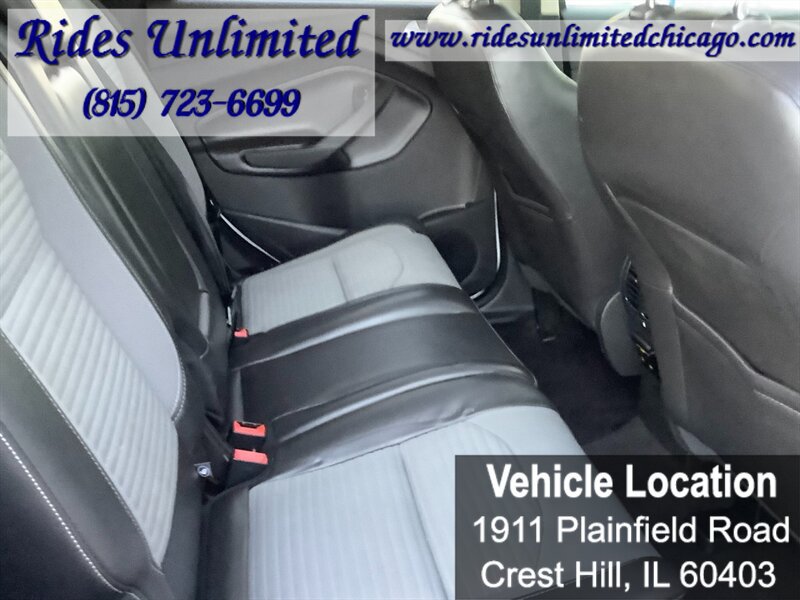 Used 2017 Ford Escape SE w/ SE Sport Appearance Package FWD image 28