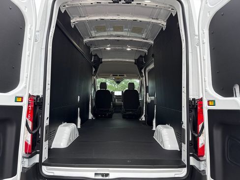 New 2026 Ford Transit 250 148 High Roof image 21