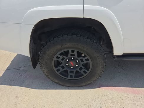 Used 2024 Toyota 4Runner TRD Off-Road Premium w/ Moonroof Package AWD/4WD image 15
