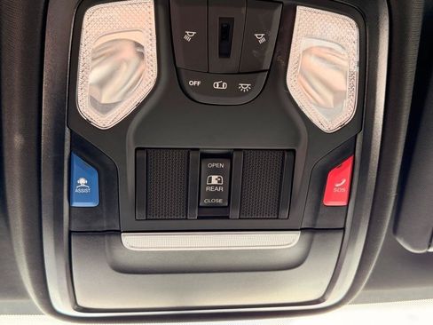 Used 2024 RAM 2500 Tradesman w/ Chrome Appearance Group AWD/4WD image 24