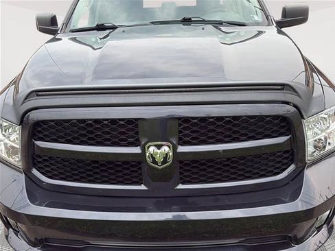 Used 2019 RAM 1500 Express AWD/4WD image 3